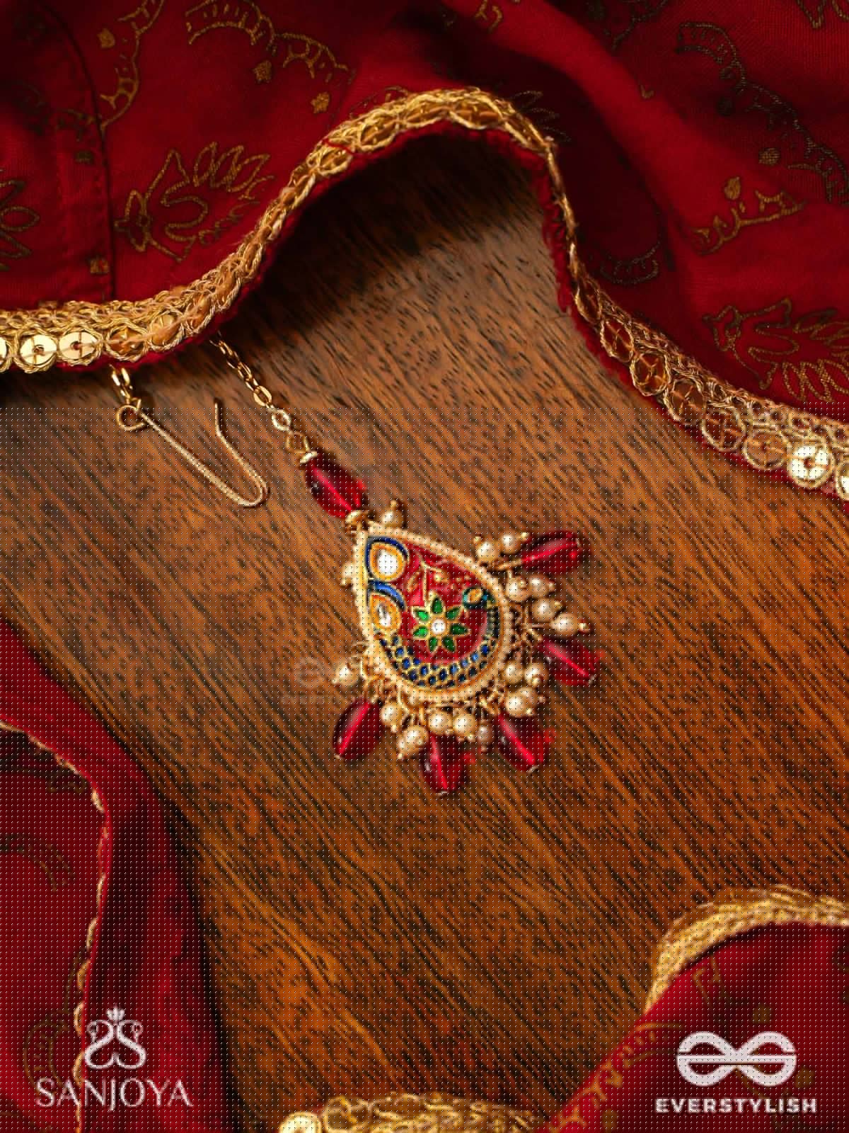 SUVARNAPUSHPA - GOLDEN BLOSSOM - LUXURIOUS HERITAGE KUNDAN MAANGTIKA WITH RED AND BLUE ENAMEL WORK, PEARLS AND BEADS