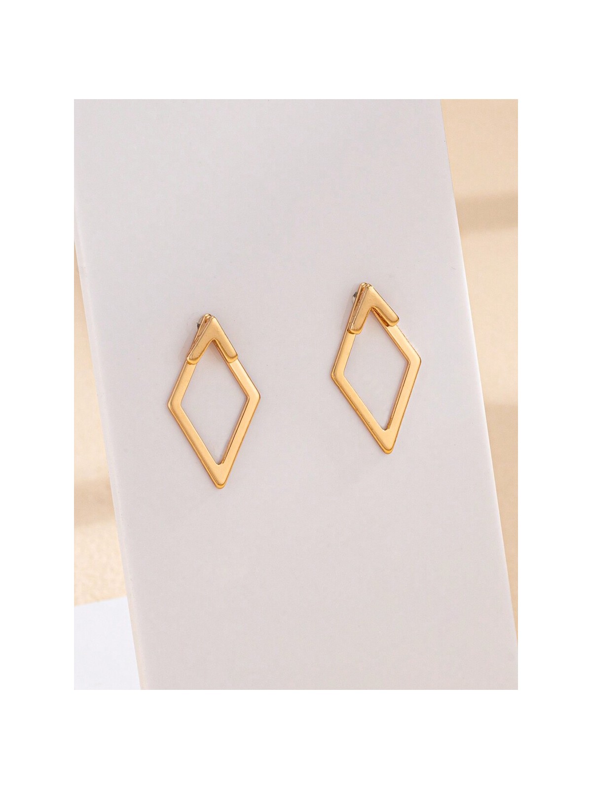 PRISM CHARM-CASUAL DAILY WEAR STUDS
