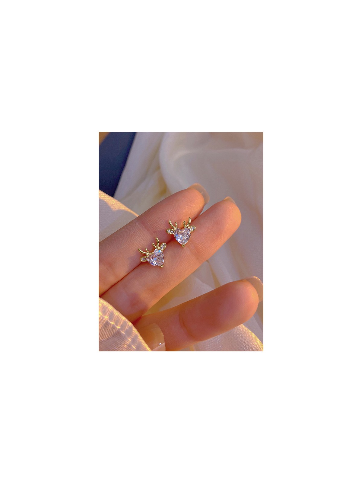 LUMINOUS FAWN - DAINTY HEART GEM DEER STUDS