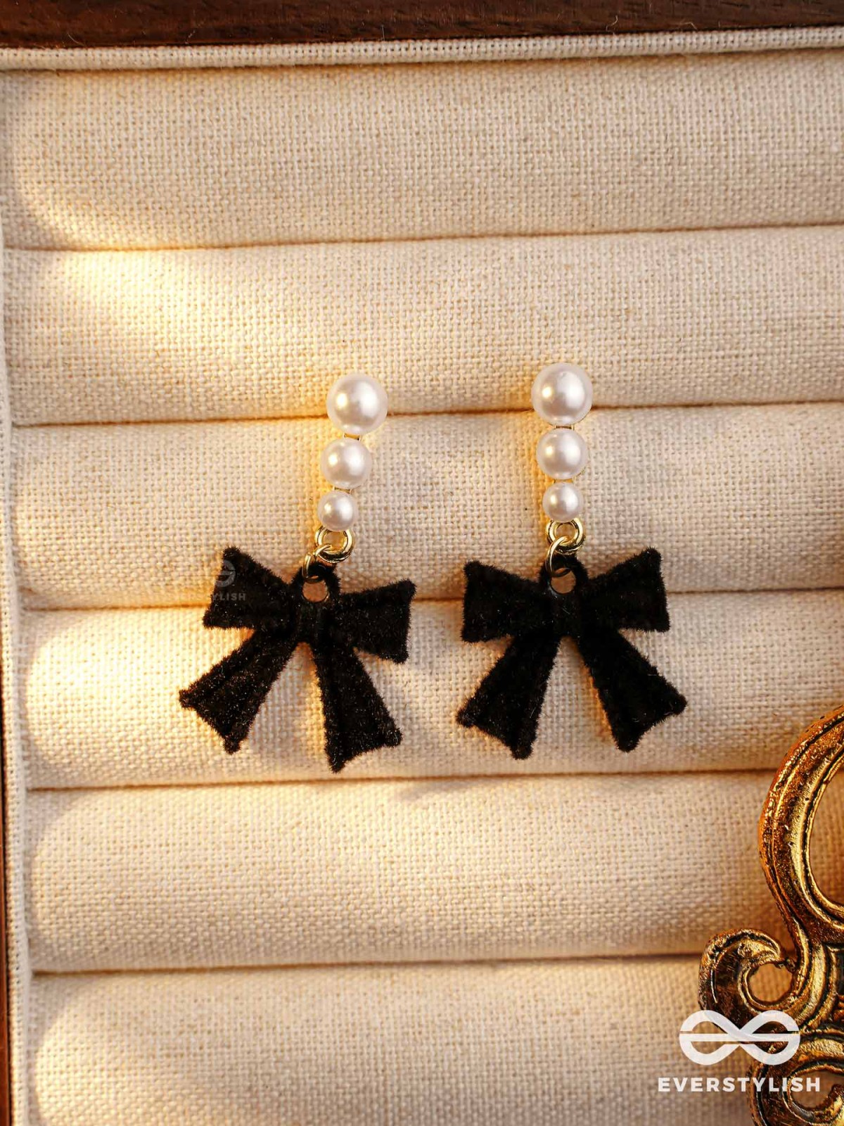 MIDNIGHT BOW - CHIC BLACK BOW WITH PEARL ACCENTS
