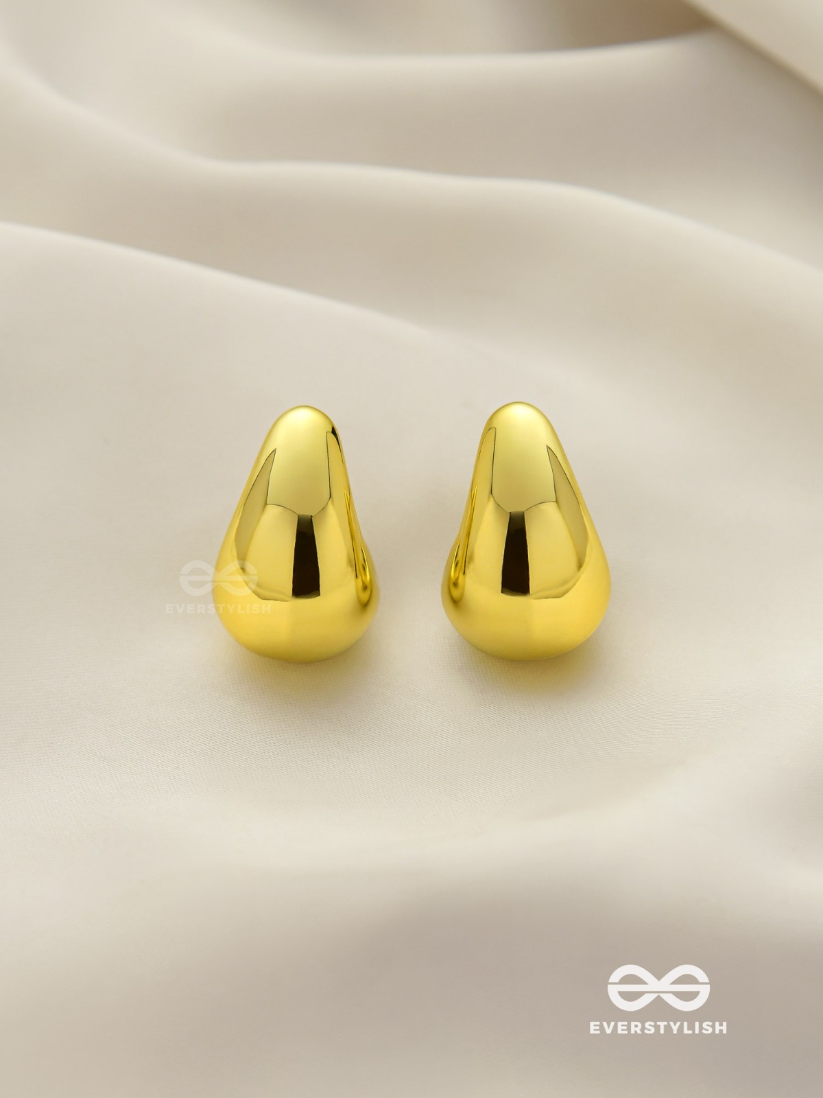 GOLDEN DRIP - POLISHED TEARDROP STUDS WITH A LUXURIOUS FINISH