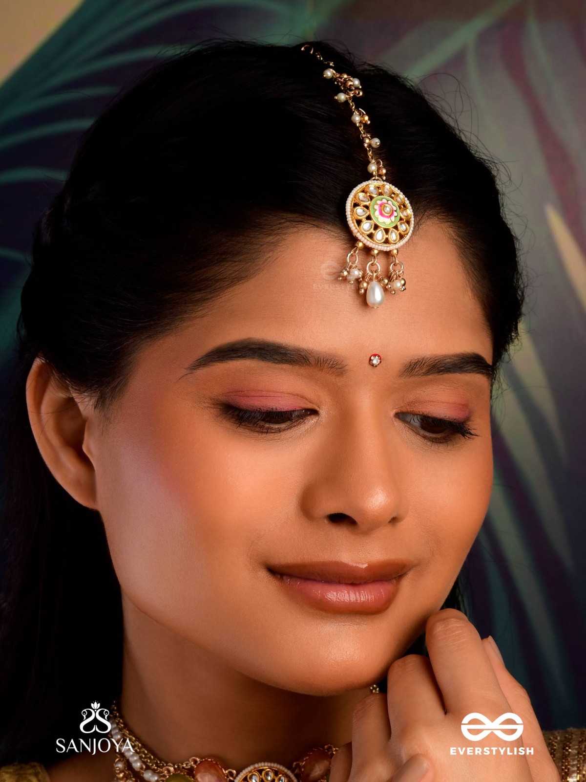 TARUNIMA - FRESHNESS- SIMPLE GRACEFUL MAANGTIKA WITH GEMSTONES, KUNDAN AND PEARLS