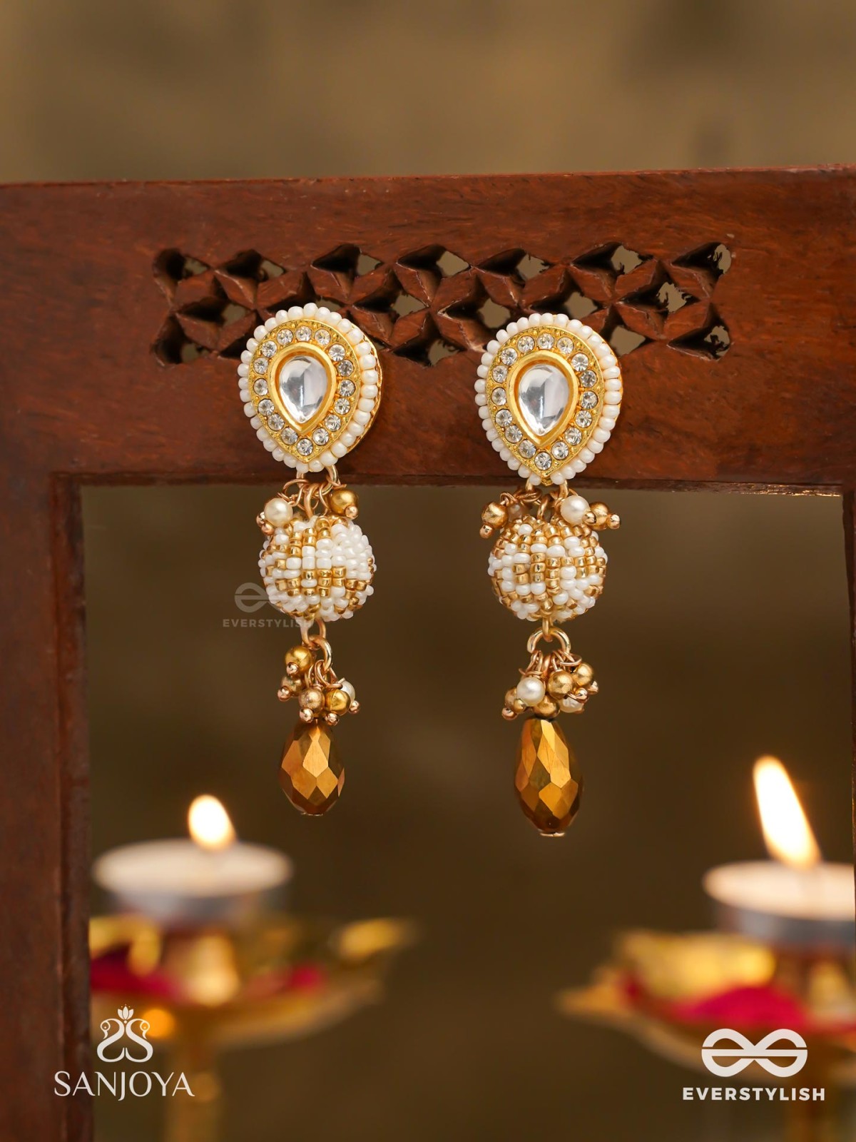 KANAKLEKHA - GOLDEN GLEAM- ROUND POLKI ACCENTED EARRINGS WITH DEWY WHITE PEARLS AND WARM EARTHY TONE BEADS