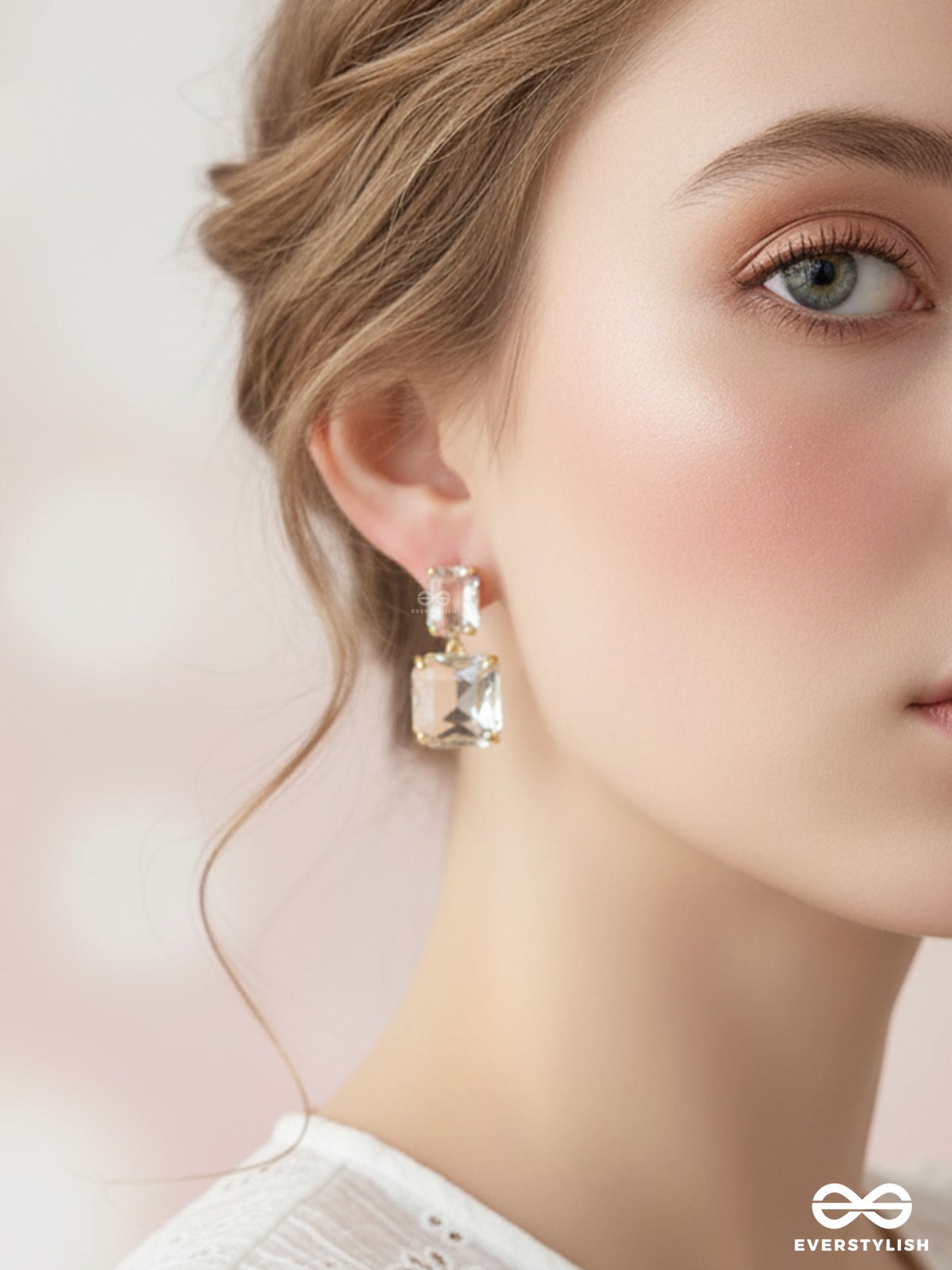 GOLDEN ICE - LUXURIOUS CLEAR STONE EARRINGS