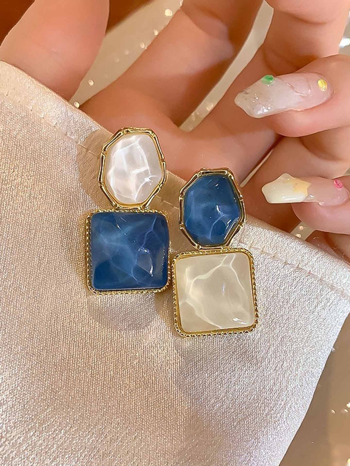 OCEAN DUET- GLOSSY COLORBLOCK EARRING