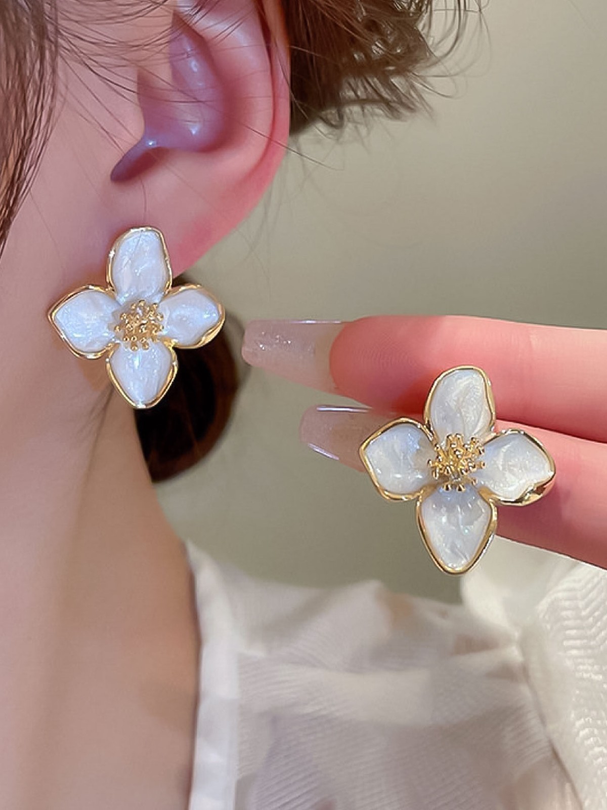IVORY FLARE- GENTLE OFF-WHITE BLOOM STUDS