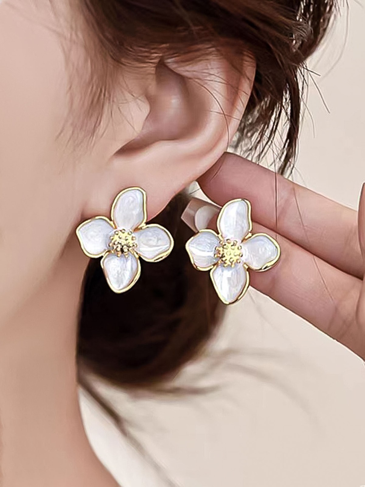IVORY FLARE- GENTLE OFF-WHITE BLOOM STUDS