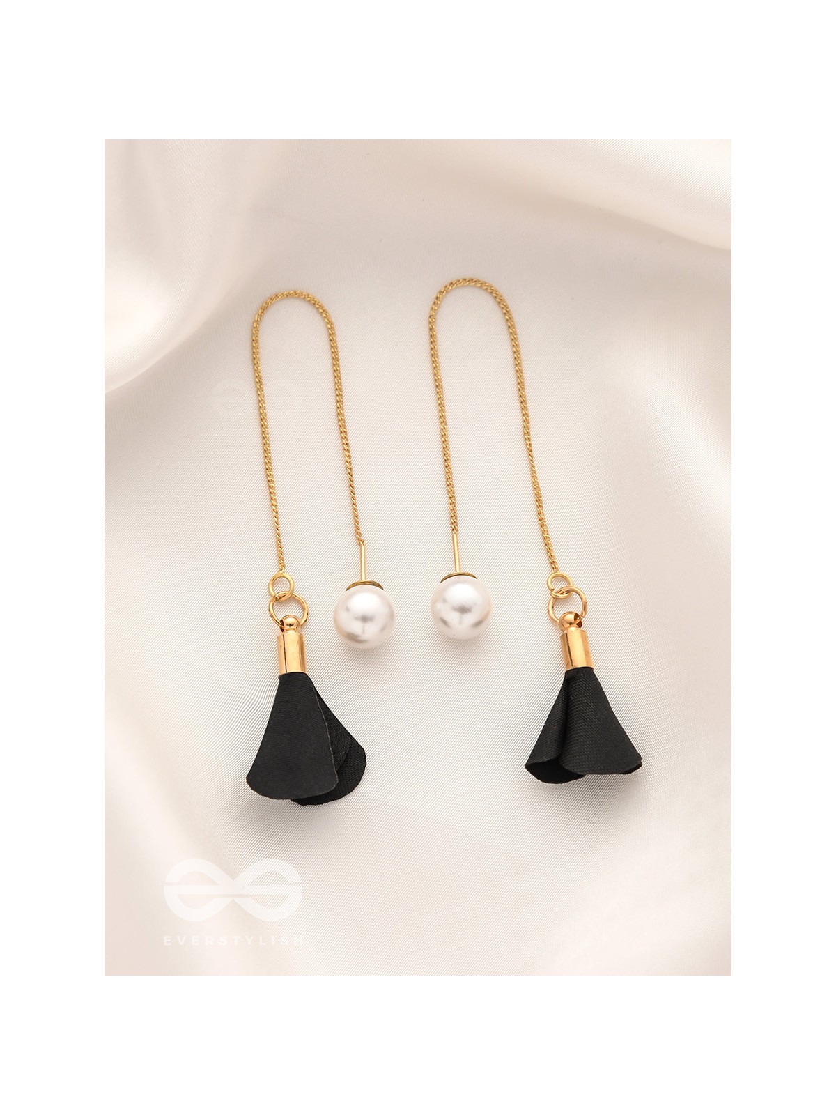 Hanging in balance Pearl and Flowers Needle Earrings- Black