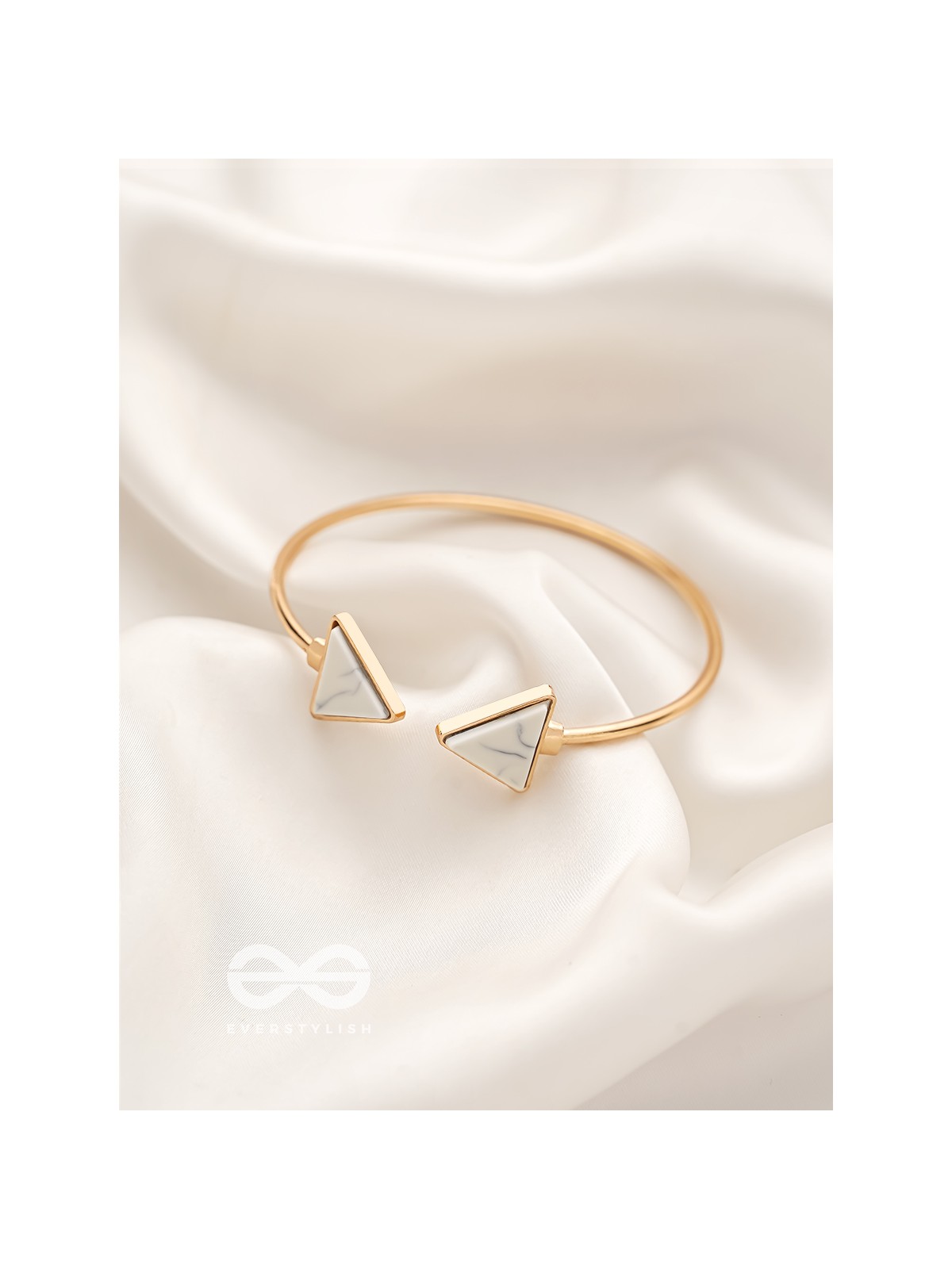 The Gorgeous Charmer- Marble Triangles Bracelet - White
