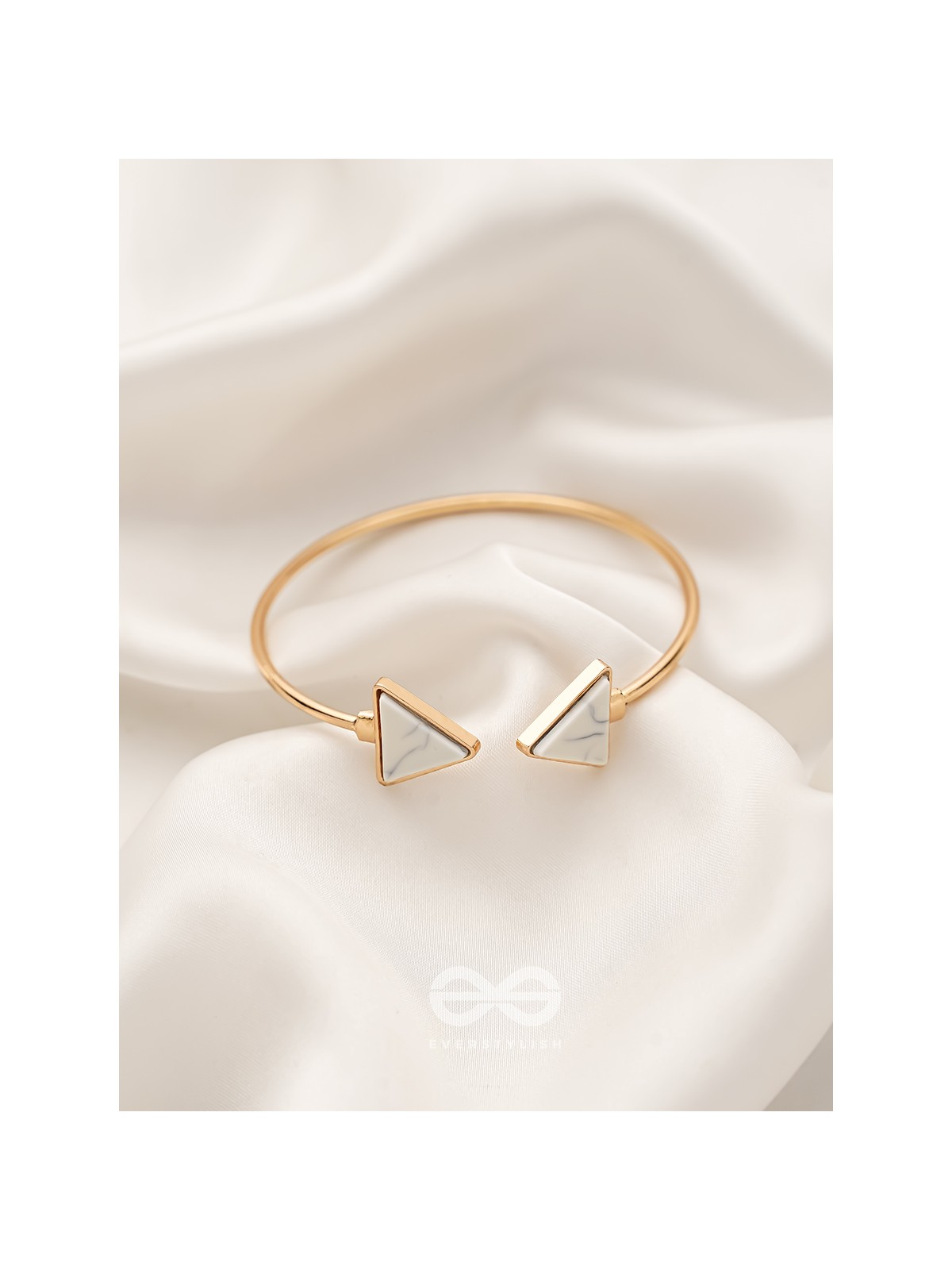 The Gorgeous Charmer- Marble Triangles Bracelet - White