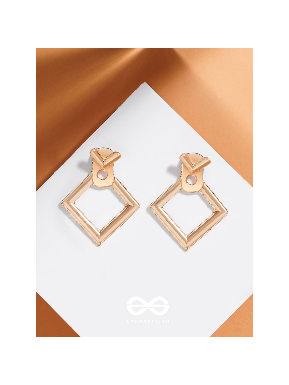 The modern girl’s intriguing artistic ear-jackets