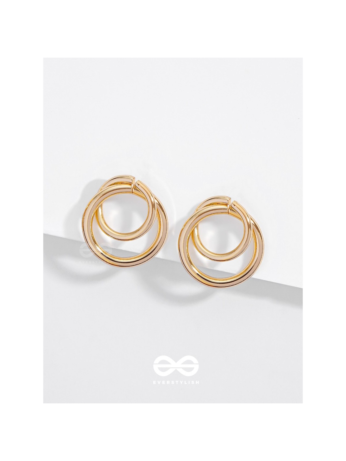 The Golden Intertwined Circles - Casual Daily-wear Studs