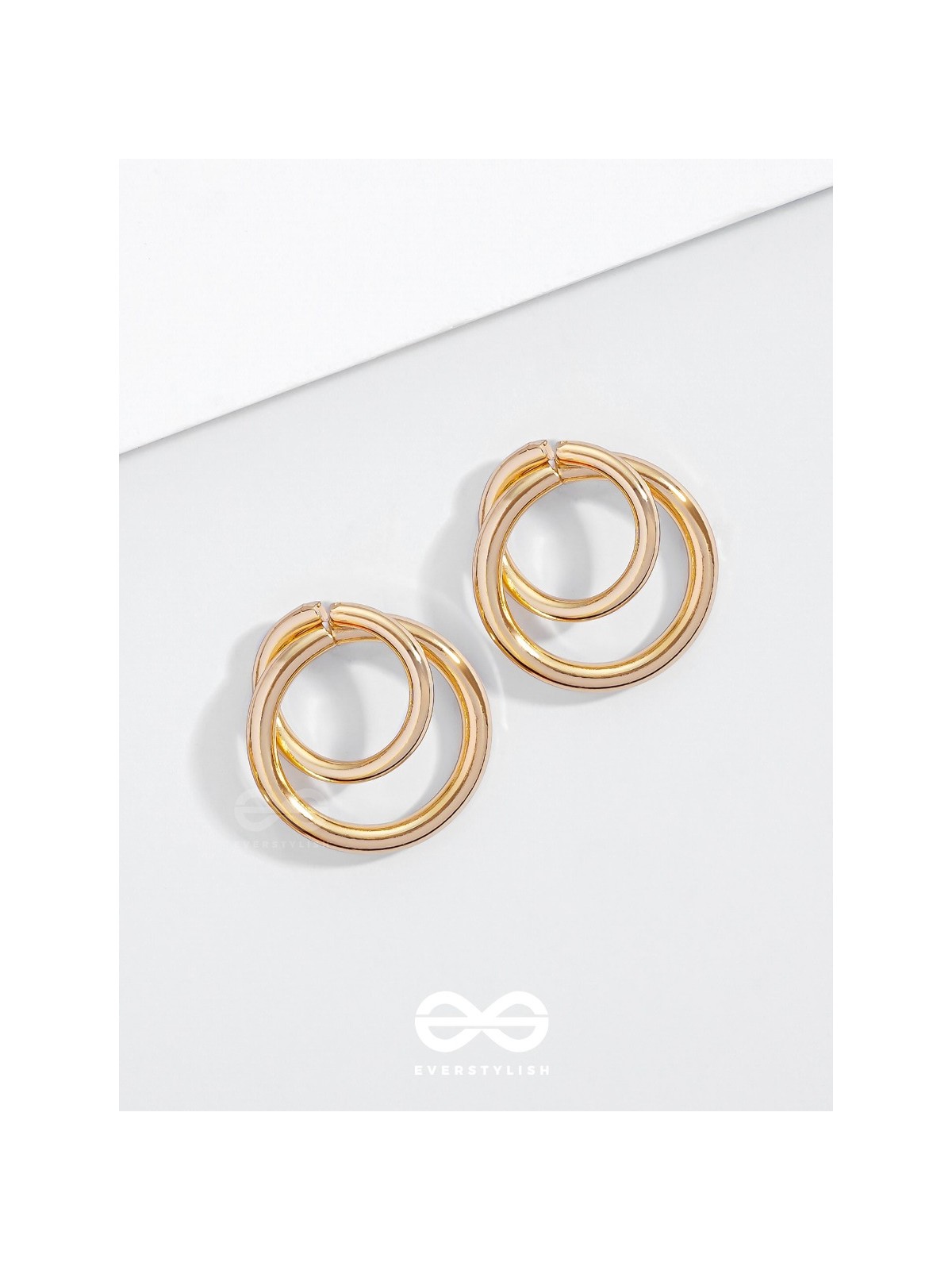 The Golden Intertwined Circles - Casual Daily-wear Studs