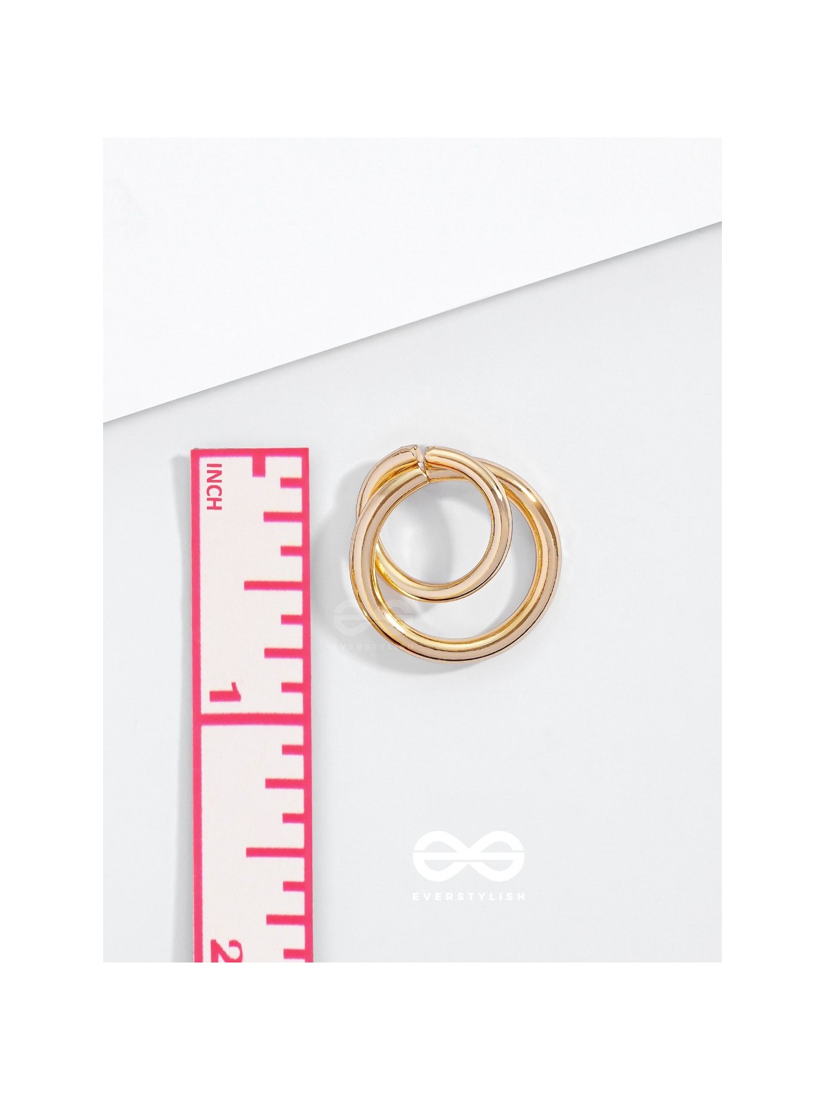 The Golden Intertwined Circles - Casual Daily-wear Studs