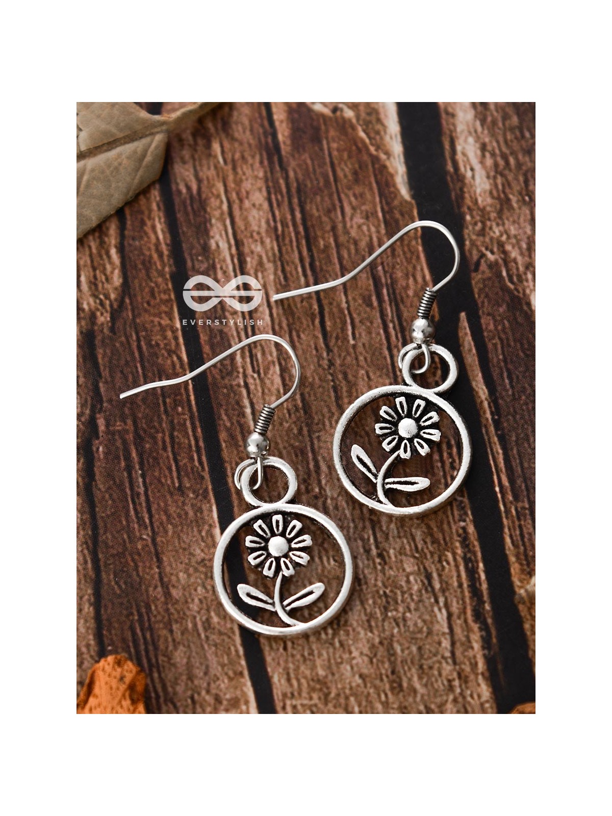 The Cute Flower - Tiny Trinket Earrings