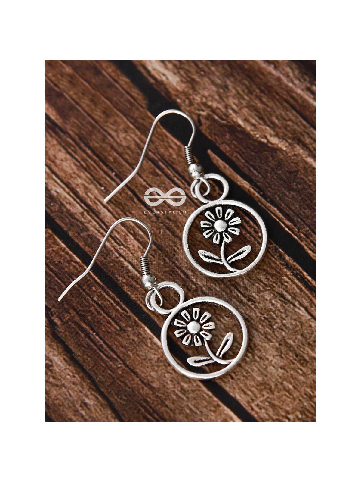 The Cute Flower - Tiny Trinket Earrings
