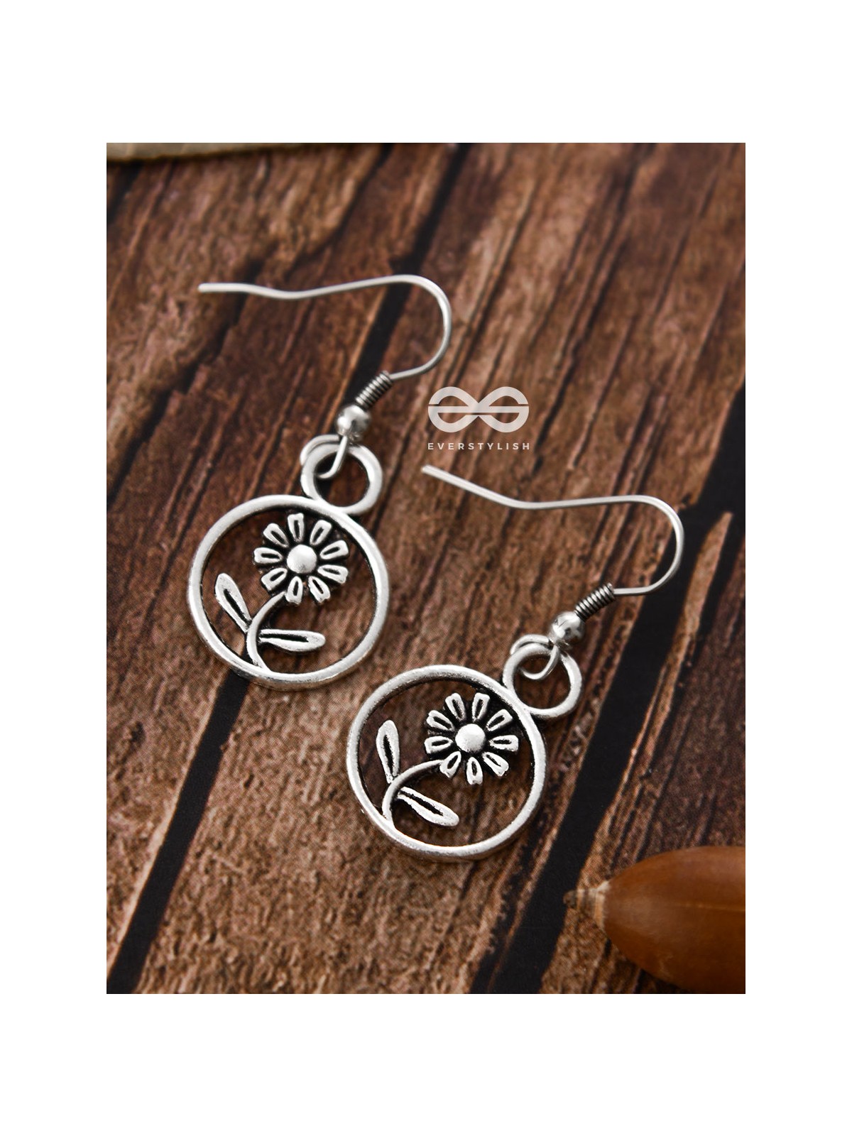 The Cute Flower - Tiny Trinket Earrings