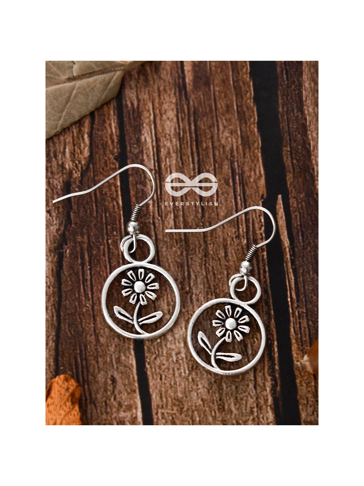 The Cute Flower - Tiny Trinket Earrings