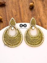 An Elegant Pearl Mesh (Golden) - Embellished Oxidised Collection