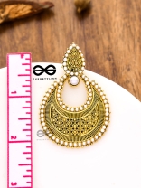 An Elegant Pearl Mesh (Golden) - Embellished Oxidised Collection