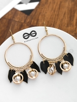 The Dangling Leaves and Pearls (Black) - The Golden Charm Collection