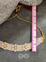 The Classy Elegance - Set of Statement Choker and Studs (Naive Peach)