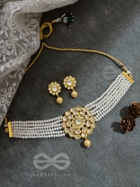 Royalty of the Sultanate - Set of Choker and Earrings (Off White)