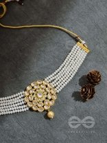 Royalty of the Sultanate - Set of Choker and Earrings (Off White)