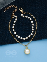 The Snow Globe- Gold Pearl Bracelet