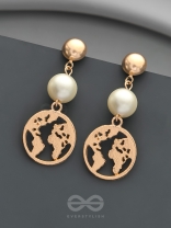 The Frosty Globe- Golden Pearl Earrings