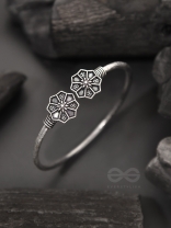 Misty Snowflakes- Oxidised Bangle Bracelet