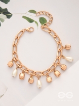 The Box of Rain- Golden Pearl Bracelet