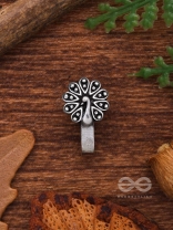 THE DANCING PEACOCK - OXIDISED PRESS-ON NOSEPIN