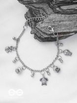The Regal Elements- Classy Oxidised Bracelet