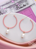 DAZZLING DEWDROP DREAM - CUTE PEARL EARRING