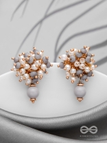 THE GRACEFUL BLOOMS - CASUAL PEAL EARRINGS
