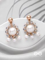 THE RADIATING CLOUDS - CLASSIC PEARL EARRINGS