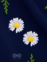 FORGET-ME-NOT - CASUAL STUD EARRINGS (WHITE)