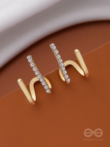 GLITTER GROOVE - GOLDEN STUD EARRINGS