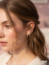 GLITTER GROOVE - GOLDEN STUD EARRINGS