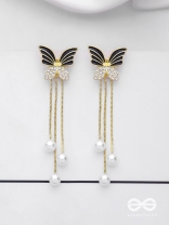 WINGED WONDERLAND - GOLDEN PEARL EAR JACKETS (BLACK)
