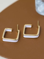 ONCE UPON A SQUARE - GOLDEN ENAMELLED EARRINGS (WHITE)