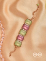 A SHIMMERING WONDER - CLASSY STATEMENT BRACELET