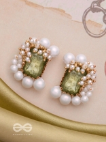Varkshya - The Shining Forest - Green Pearl Stud Earrings