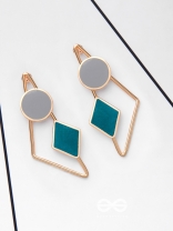 THE ELEGANT APEX - GOLDEN ENAMELED EARRINGS