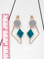THE ELEGANT APEX - GOLDEN ENAMELED EARRINGS