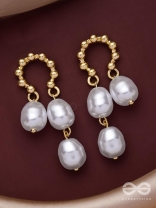 PEARLFECTLY DANGLING - GOLDEN EMBELLISHED DROP EARRINGS