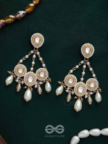 Avadata - Dazzling Giltz N Glamour - Golden Embellished Polki And Kundan Earrings
