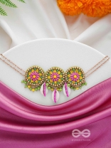 SAKOSHA - THE SEASHELL BEAUTY - SHELLS, BEADS AND RESHAM EMBROIDERED NECKPIECE