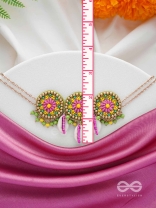 SAKOSHA - THE SEASHELL BEAUTY - SHELLS, BEADS AND RESHAM EMBROIDERED NECKPIECE